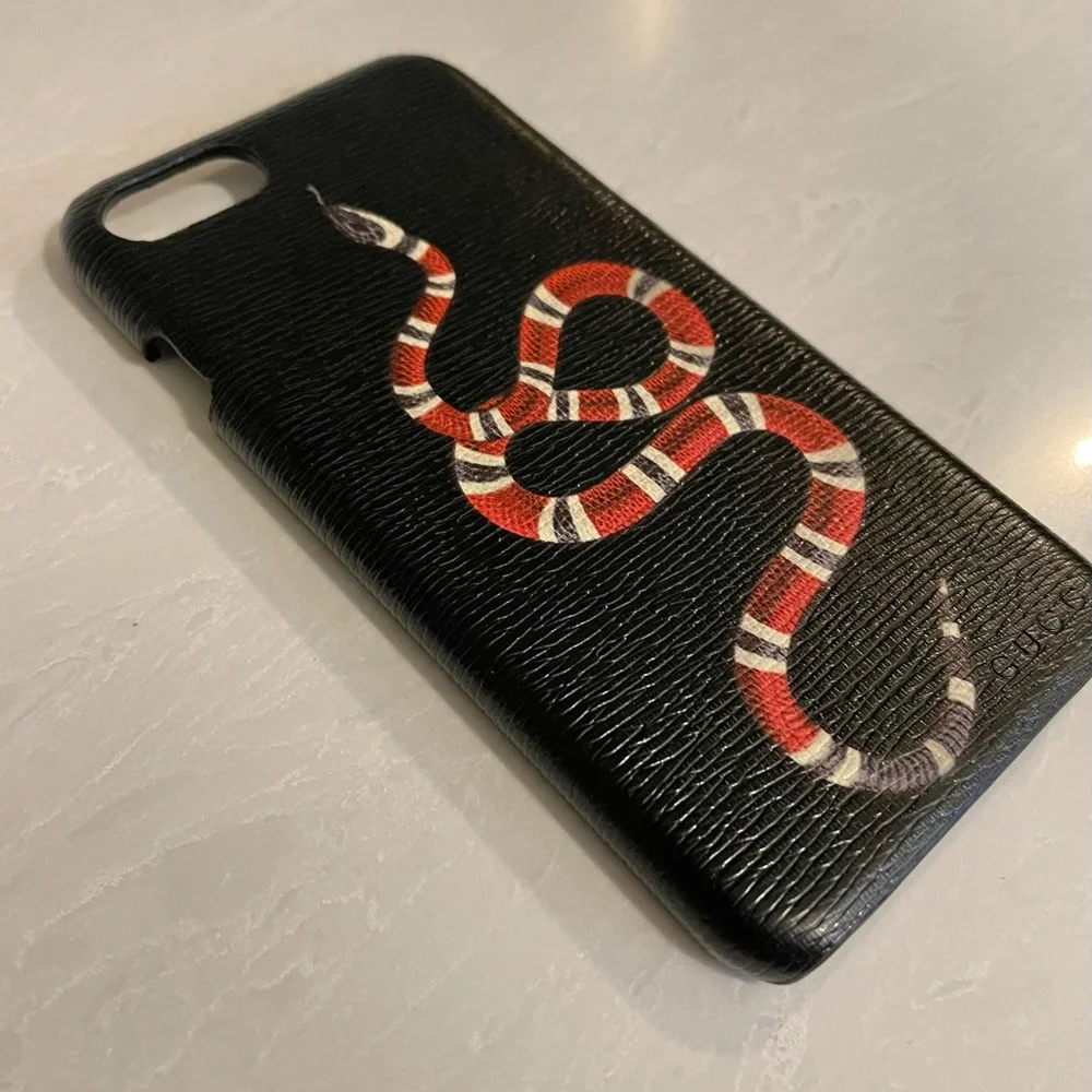 GUCCI iPhone 7/8 Black Snake Print phone case 🐍